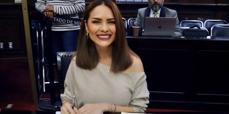 Nalleli Pedraza a promover la agenda por los derechos humanos