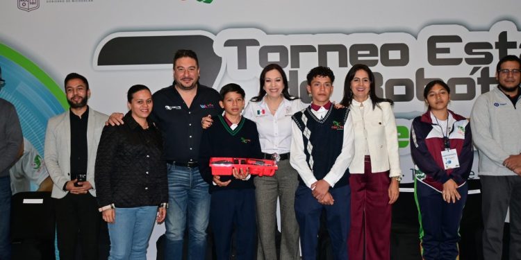 Más de 200 estudiantes del Cecytem compiten en Torneo Estatal de Robótica