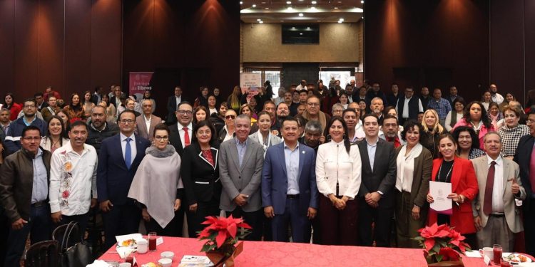 Entrega SEE certificados de obra en beneficio de 19 mil estudiantes de región Morelia