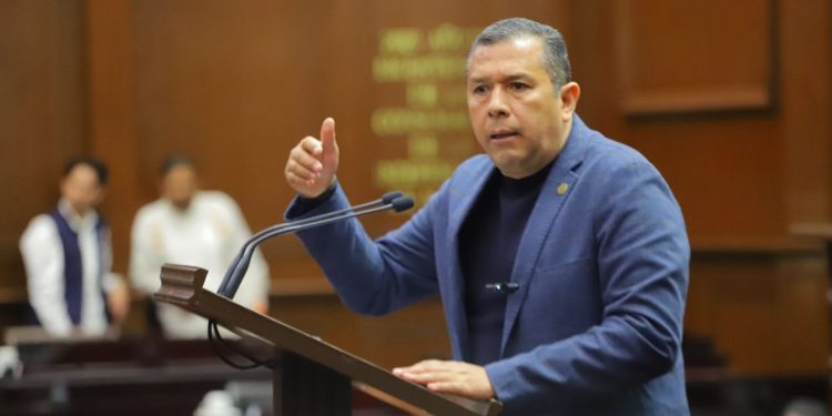 Urge Barragán a Ayuntamientos aplicar ley para regular el uso de pirotecnia