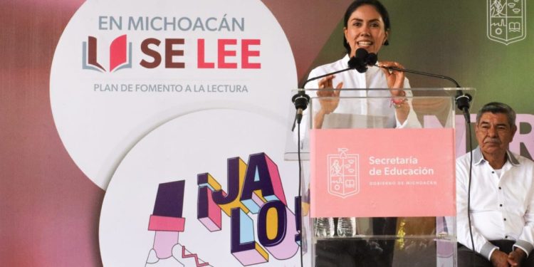 Fanny Arreola cumple 100 días como la primer presidenta de Apatzingán