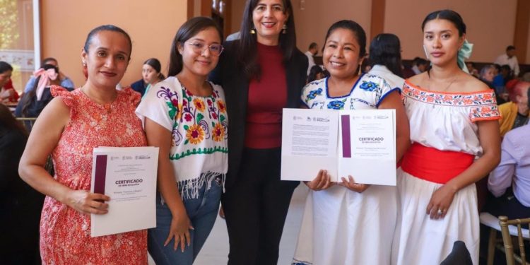 SEE certifica obras en escuelas de Uruapan, Apatzingán y Los Reyes por más de 188 mdp