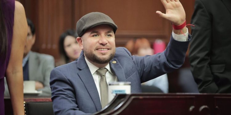 Reyes Galindo refrenda acciones legislativas con mujeres michoacanas a favor de una vida libre de violencia