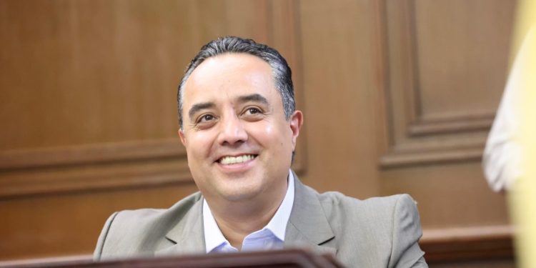 Juan Pablo Celis celebra la aprobación del Presupuesto Estatal 2025 con finanzas sanas y sin endeudamiento