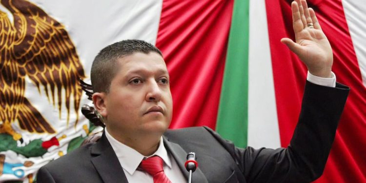 Se manifiesta Vicente Gómez Núñez a favor de personas egresadas de las Universidades para el Bienestar Benito Juárez