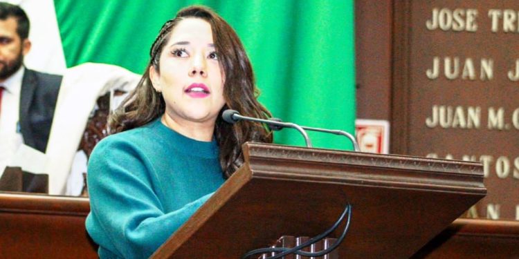 A propuesta de Xóchitl Ruiz se destinarán recursos a la Cruz Roja Mexicana por pago de refrendo vehicular