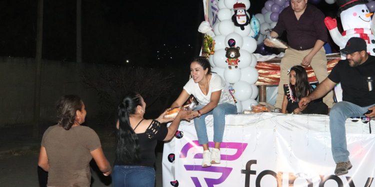 Fanny Arreola obsequia mil cenas de fin año en Apatzingán