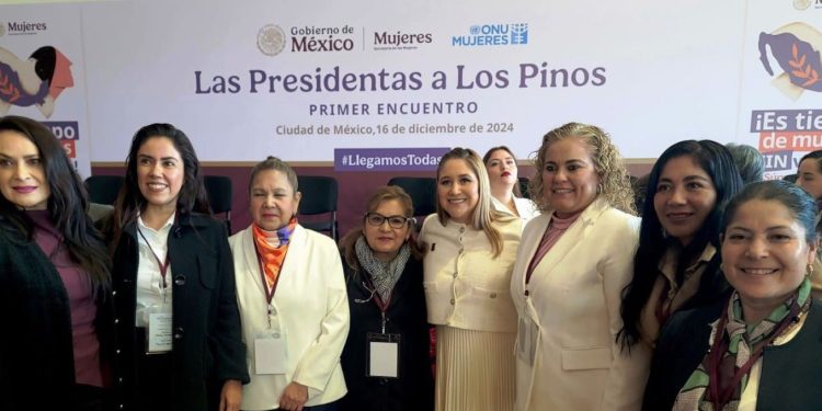Fanny Arreola participa en encuentro nacional “Las Presidentas a los Pinos”