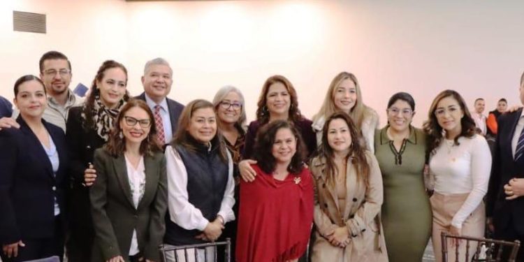 Congreso de Michoacán reconoce a periodistas por su labor en la 76 Legislatura