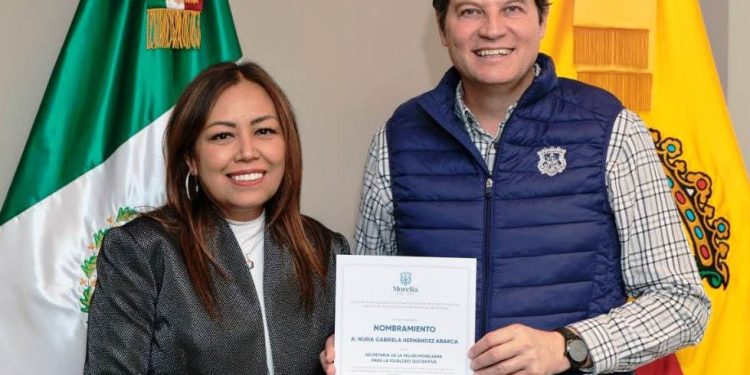 Alfonso Martínez nombra a titular de la Secretaría de la Mujer Moreliana