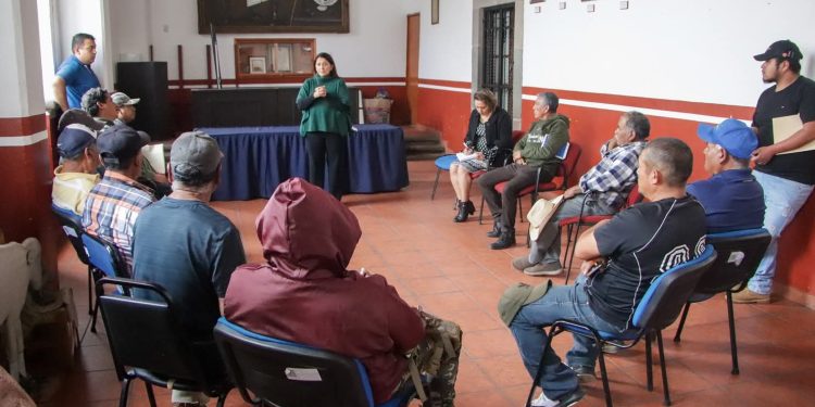 Escucha Alma Mireya González sentir de los pescadores de Quiroga
