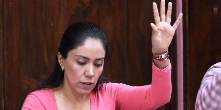 Aprueban paquete financiero de la administración pública.