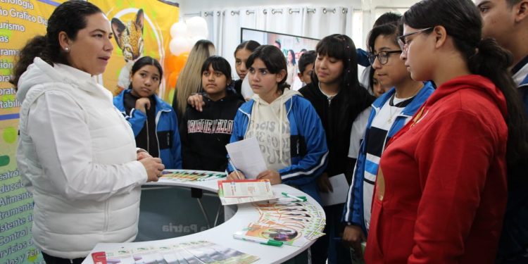 Orientó Cecytem a 8 mil estudiantes de secundaria en Expo Prepá-rate