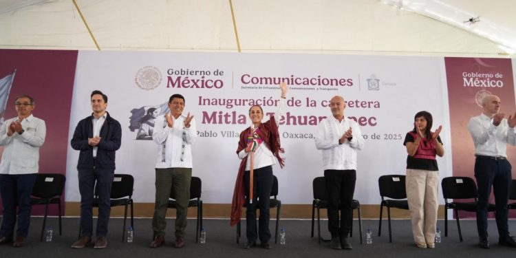 EN OAXACA, PRESIDENTA CLAUDIA SHEINBAUM INAUGURA LA CARRETERA MITLA – TEHUANTEPEC EN BENEFICIO DE 1.4 MILLONES DE PERSONAS