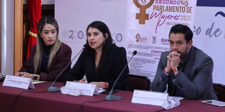 Capacita IIEL a quienes participarán en el Segundo Parlamento de Mujeres 2025