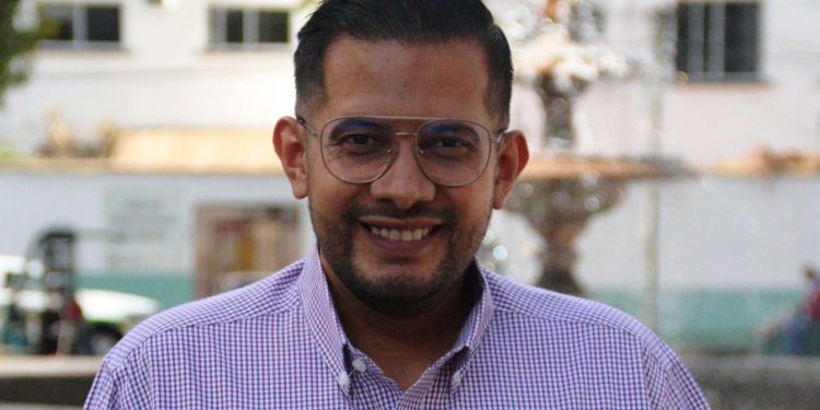 Pide Conrado Paz protección social y de gobierno para humedales de Uruapan