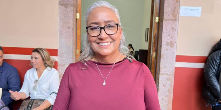 Emma Rivera llama a prepararse responsablemente ante posibles retornos de connacionales migrantes