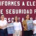 Entrega de uniformes a elementos de Seguridad Pública en Apatzingán