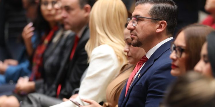 Con presupuesto suficiente y creciente, la UMSNH impactará socialmente a Michoacán: Toño Mendoza