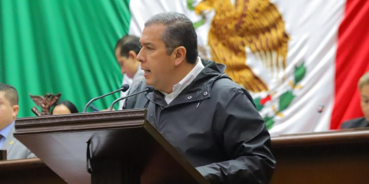 La seguridad no puede ser un lujo que los vecinos paguen de su bolsillo: JC Barragán