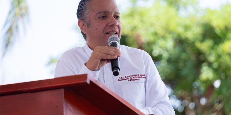 Este mes, 10 % de descuento al pagar en línea el refrendo vehicular 2025: Navarro García