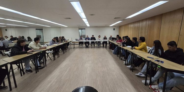 Atienden autoridades federales y estatales a normalistas de cara al ingreso al servicio docente 2025