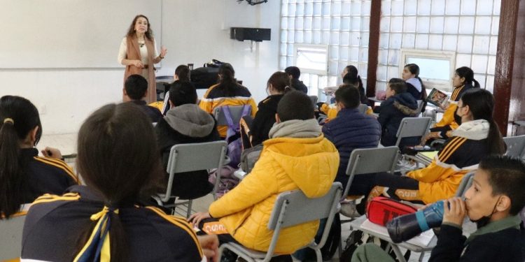 SEE comparte con docentes guía para prevenir adicciones desde el aula