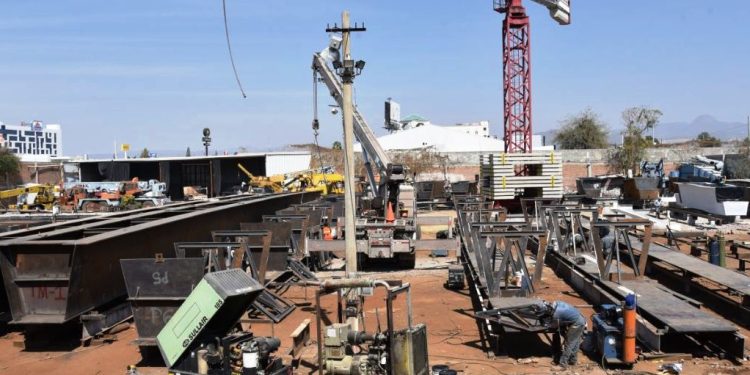 Con avance del 30 % el paso superior vehicular La Hielera, en Uruapan: Gobierno estatal