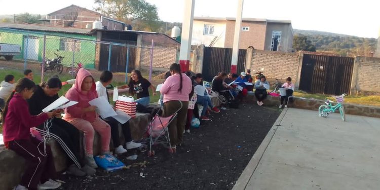 Impulsa Ayuntamiento de Morelos desarrollo comunitario con talleres, rehabilitación de espacios y mantenimiento vehicular