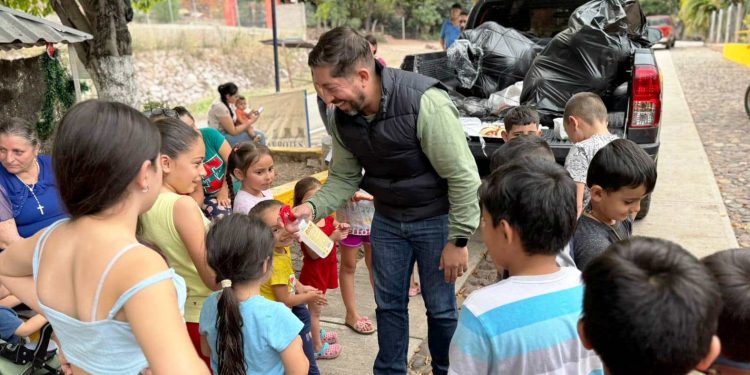 El Compromiso es con todos los sectores y en especial con quienes menos tienen: Abraham Espinoza Villa