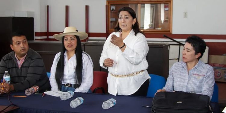 Fortalece Alma Mireya González el Desarrollo Rural en Quiroga