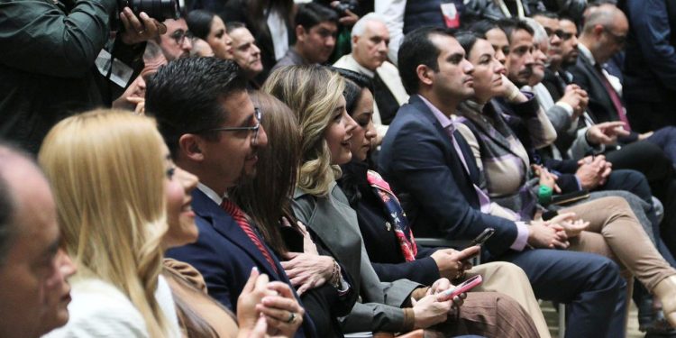 GPPRD celebra la promulgación de la reforma a la Universidad michoacana