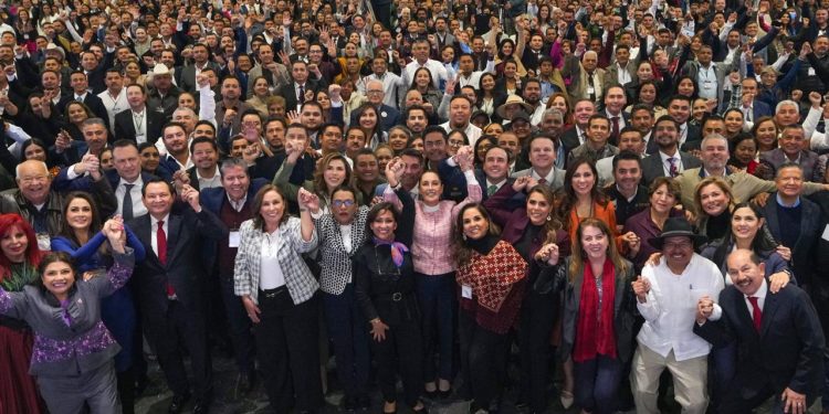 PRESIDENTA CLAUDIA SHEINBAUM LIDERA ENCUENTRO NACIONAL CON ALCALDES Y GOBERNADORES DE TODOS LOS PARTIDOS POLÍTICOS; PROPONE MEDIDAS PARA FORTALECER EL DESARROLLO MUNICIPAL Y LA CONSTRUCCIÓN DE LA PAZ