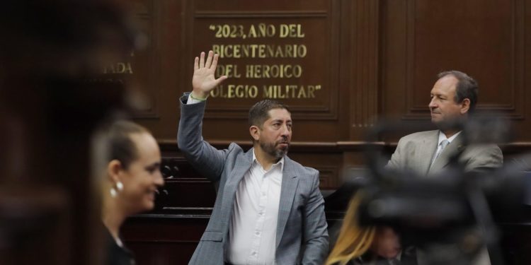 Promover la inclusión en las aulas con clases de LSM, propone Abraham Espinoza