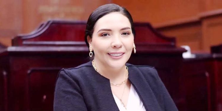 Acceso equitativo a la salud, demanda que debe ser atendida: Adriana Campos