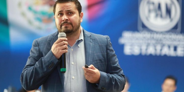 PAN propone bajar la gasolina a $20 pesos por litro: Armando Tejeda