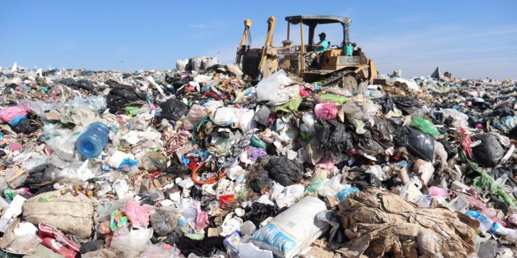 El 77 % de los municipios incumple con medidas ambientales de basureros