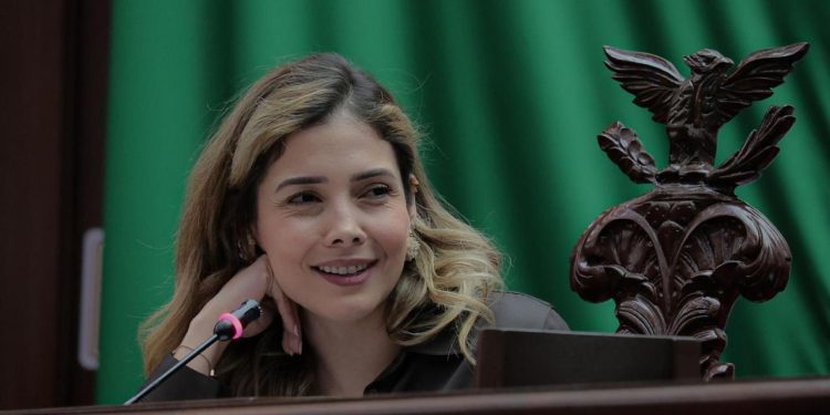 Propone Brissa Arroyo instalación de un lactario en el Congreso local
