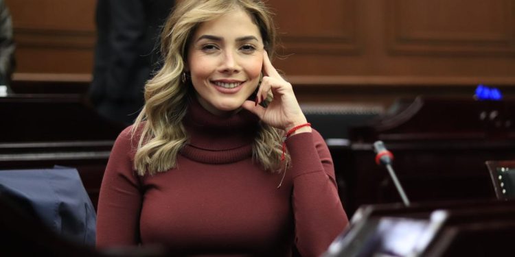 Exhorta Brissa Arroyo a que se agilice el análisis de la iniciativa que presentó para tipificar el uso de IA en generar imágenes sexuales