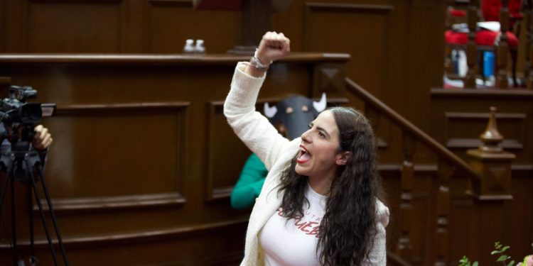Giulianna Bugarini presenta iniciativa para prohibir la tauromaquia en Michoacán
