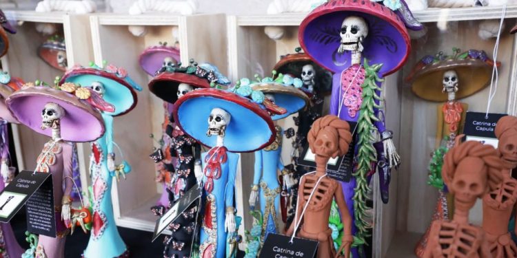 Presentan nuevo programa crediticio para impulsar artesanías michoacanas