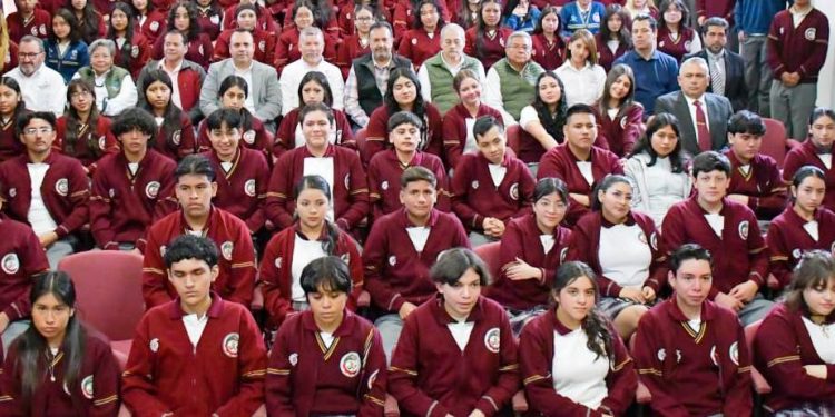 Julio Arreola inaugura programa de capacitación ambiental en el CBTIS 94