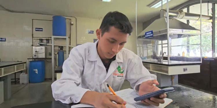 Estudiantes de Cecytem participan en Olimpiada Nacional de Química