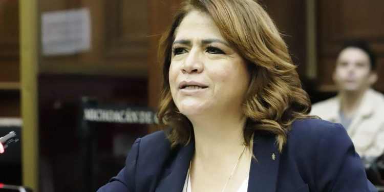 Más de 3 mil mdp en becas para estudiantes en Michoacán