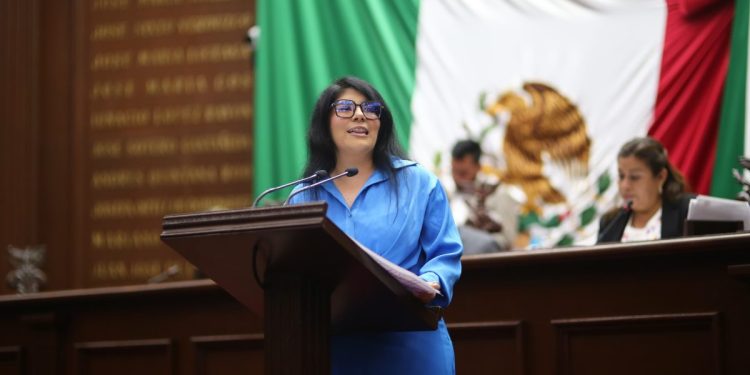 Plantea Vanhe Caratachea mayores herramientas y apoyo para los migrantes