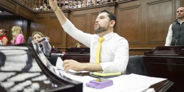 Octavio Ocampo va por la Cero tolerancia al Acoso; impulsa sanciones más severas en Michoacán