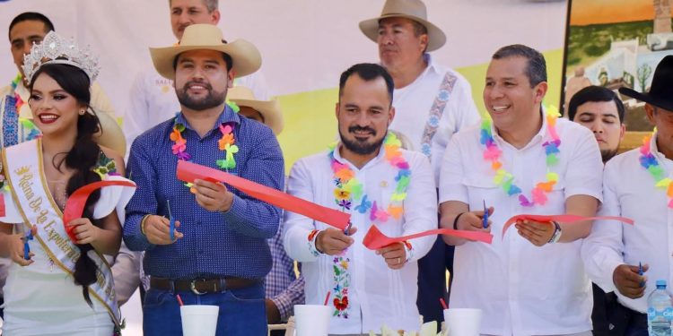 Octavio Ocampo Cordova refuerza vínculos con municipios agrícolas en Michoacán y Guerrero