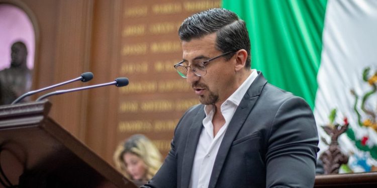 Diputado Toño Mendoza presenta iniciativa para proteger y fortalecer los Pueblos Mágicos de Michoacán