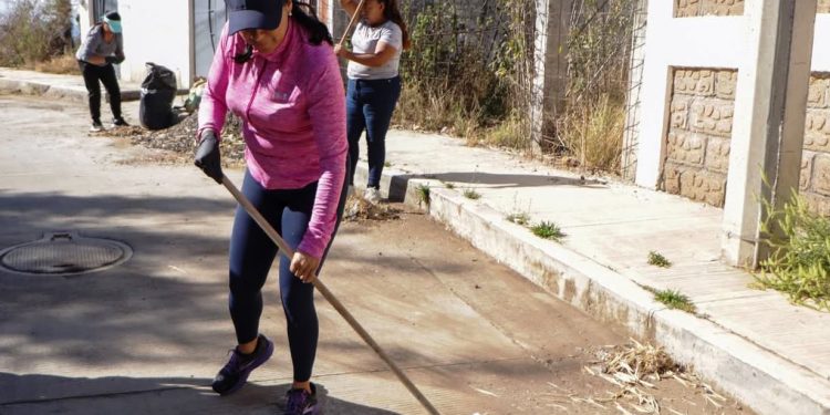 Refuerza Gobierno de Quiroga la limpieza y embellecimiento del municipio para impulsar el turismo y la salud pública