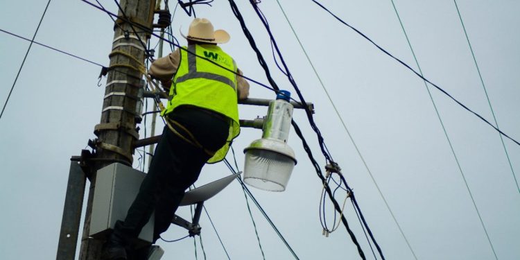 Gobierno Municipal de Salvador Escalante Refuerzan el Programa «Iluminemos Salvador Escalante»